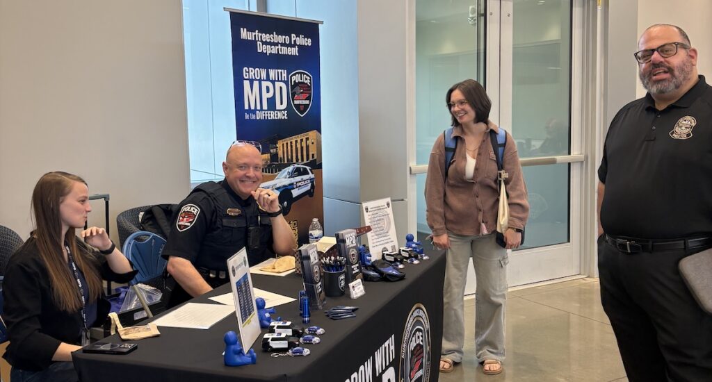 MTSU Criminal Justice Students meet with representatives of the Murfreesboro Police Department
